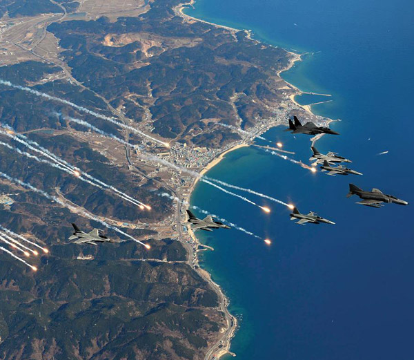为应对朝鲜的挑衅 韩国空军进行训练