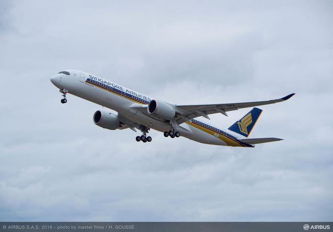 新加坡航空首架空客A350XWB宽体飞机成功首飞