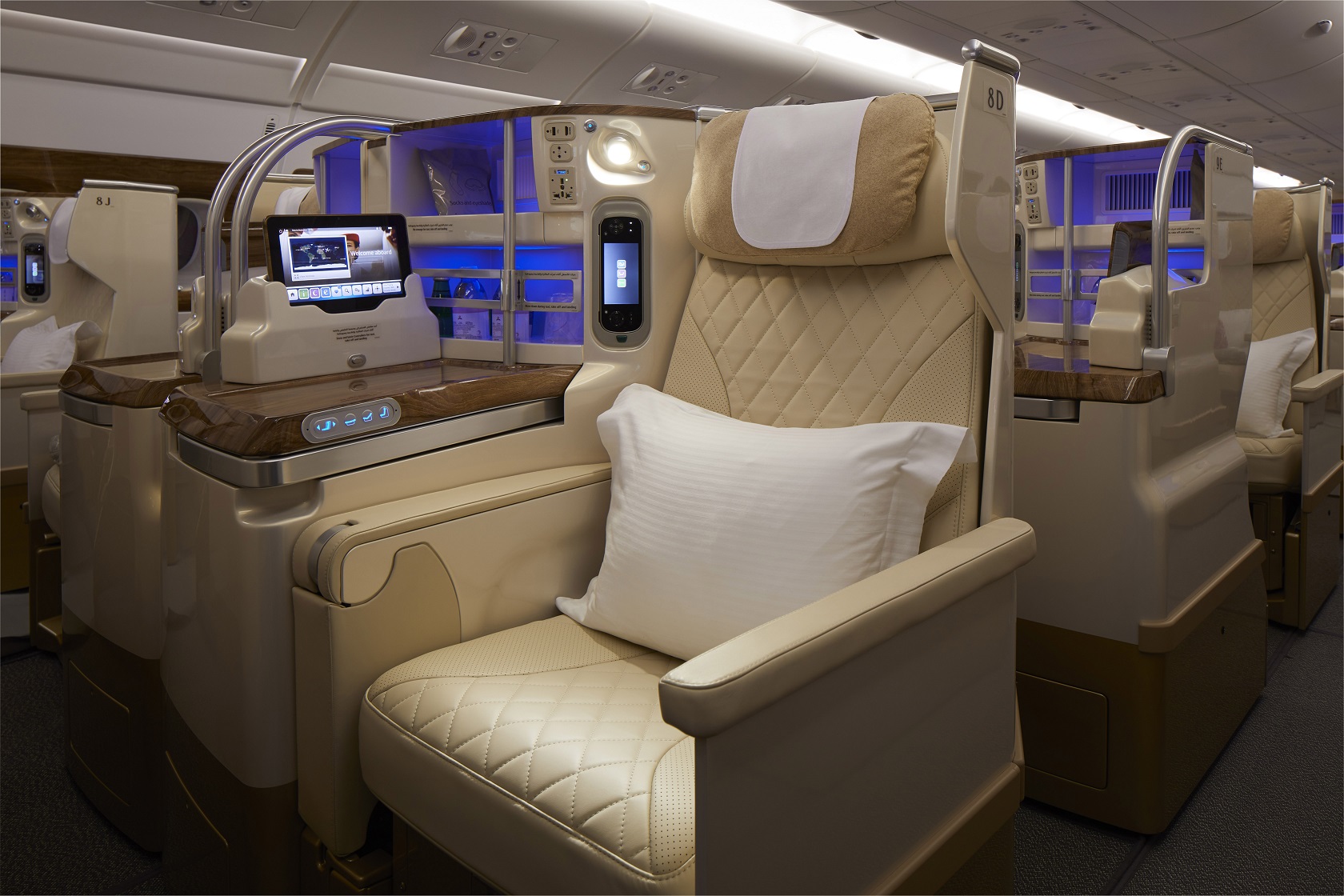 空客A380_飞机之家官网_飞机价格,直升机,直升机租赁,直升机价格,私人飞机价格,通用航空,飞机票查询,机票预订,私人飞机包机_飞机之家