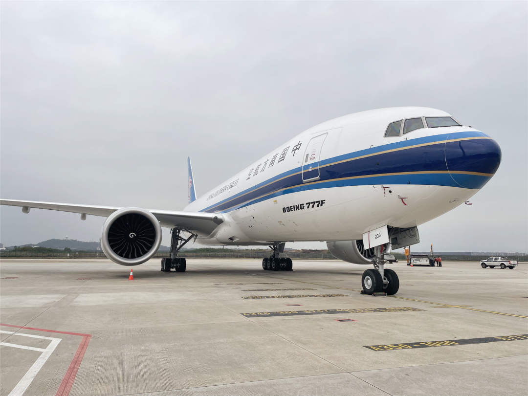 南航新引进波音777全货机 助力“全球带货”