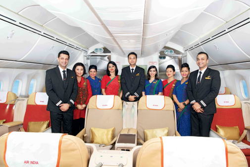 印度一男机长邀请女乘客进入驾驶舱 还要求机组人员为其提供食物