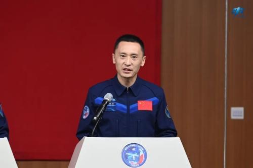 神舟十六号飞行乘组亮相