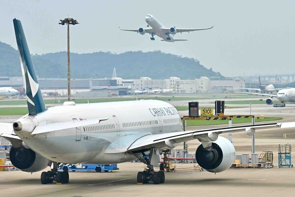 国泰航空机组人员言论不当 香港运输局长感痛心