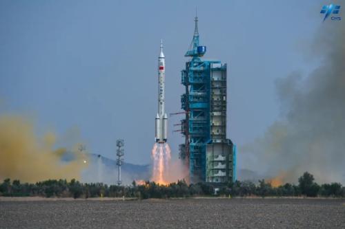 神舟十六号载人飞船发射成功 已与中国空间站对接