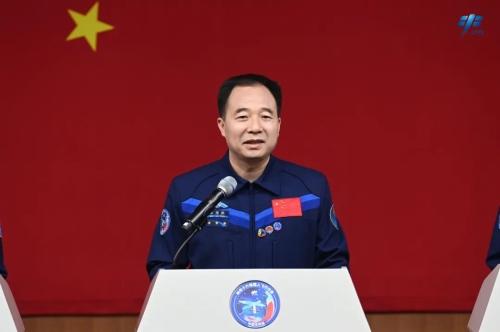 神舟十六号飞行乘组亮相