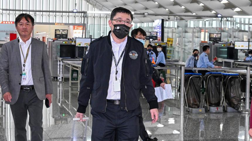 星宇航空两架大飞机滞留东京 旅客睡机场 董事长赴日本道歉