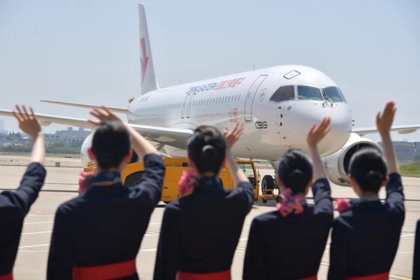 中国国产C919飞机首次商业飞行圆满成功 波音、空客祝贺 中国国产C919飞机首次商业飞行圆满成功 波音、空客祝贺
