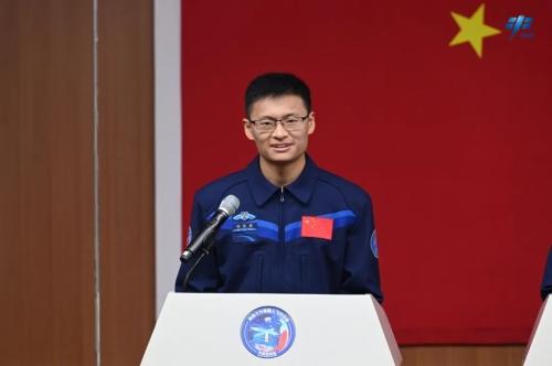 神舟十六号飞行乘组亮相