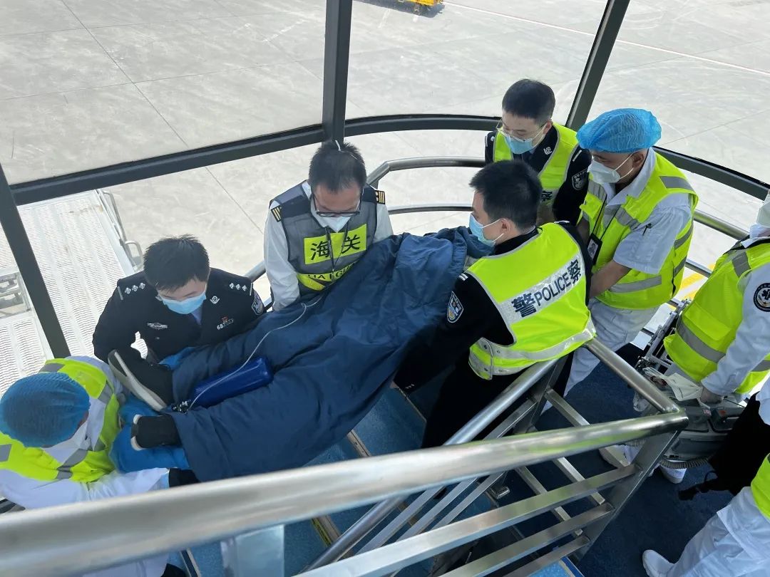法国航空巴黎飞上海航班外籍乘客发病 紧急降落乌鲁木齐