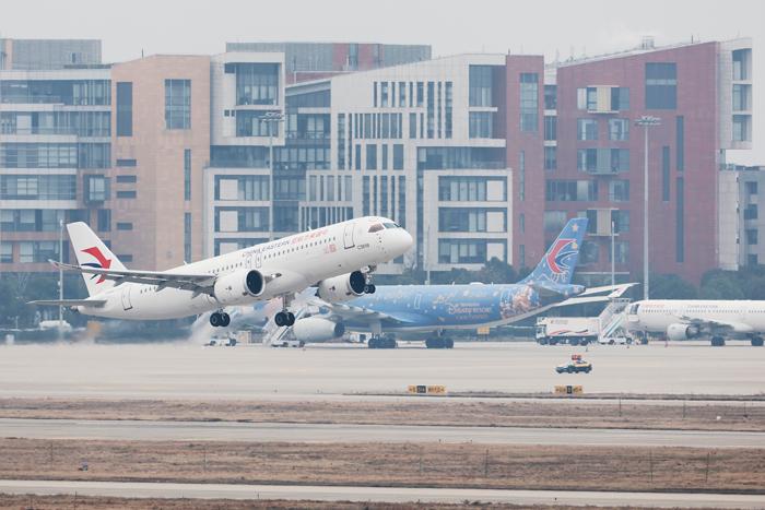 中国东方航空：C919预计近期投入实际运营