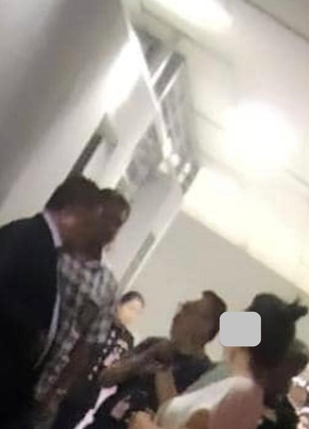 中国游客遭移民局官员刁难索贿 马来西亚旅游部长机场解救