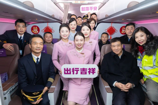 中国民航局局长赴大兴机场迎接2023年最后一天航班平安归来