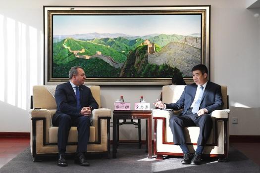 中国民航局局长宋志勇会见国际机场协会全球总干事