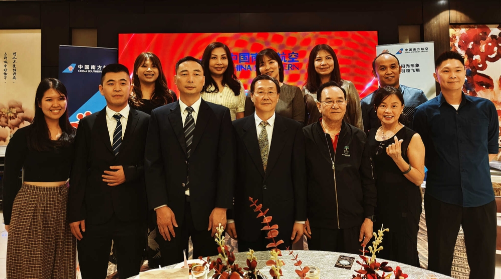 中国南方航空槟城开航32周年庆祝仪式在马来西亚槟城举行