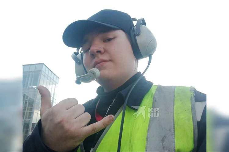 飞机突然滑行辗过21岁地勤！一腿截肢至今昏迷 机长被逮