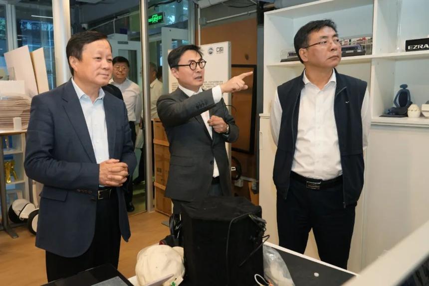 中国商飞—同济大飞机研究院正式揭牌成立