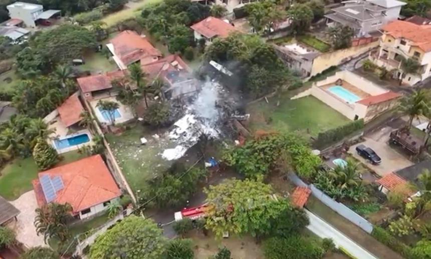 巴西一架客机坠毁 机上62人全部遇难