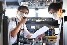 冲绳首例 日本一对父子担任正、副机长执飞同一航班