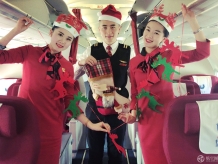 红土航空开展机上圣诞主题活动  旅客享受梦幻之旅