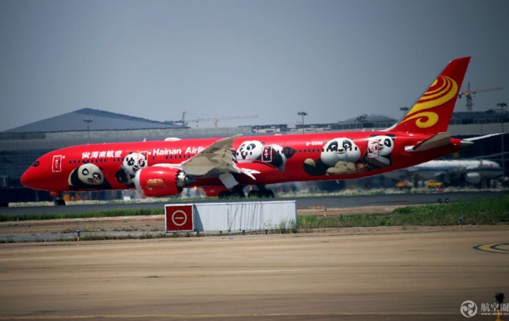 海南航空功夫熊猫彩绘飞机