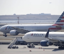 仅距300米 达美航空与美国航空客机在肯尼迪机场险相撞