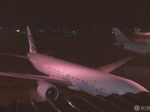 香港飞日本波音777客机遇乱流飞机剧烈摇晃  4名空乘受伤