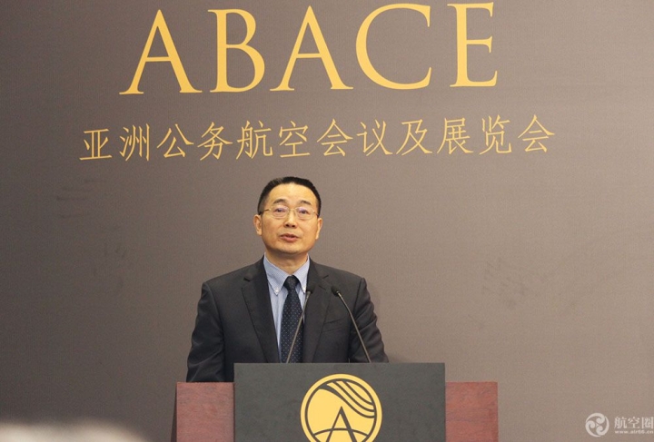 民航华东地区管理局党委书记兼副局长姜春水出席仪式并致辞