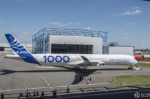 首架空客A350-1000飞机完成喷涂下线