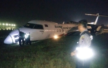 孟加拉一客机在缅甸降落冲出跑道 机身断成三截 乘客均受伤