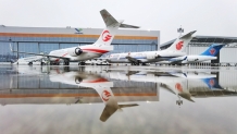 中国国产ARJ21飞机1天交付4架 首次交给中国三大航