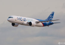 俄罗斯MC-21客机首次完成远程飞行 6小时飞4500公里