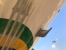 巴西一架空客A320降落时机尾擦地 飞机受损停飞