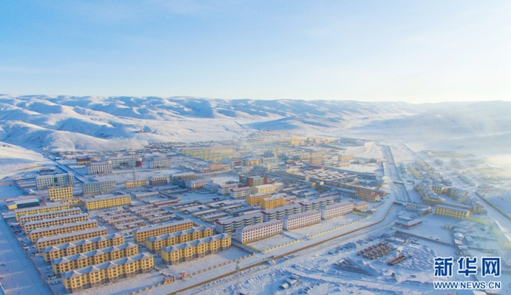 航拍：青海玛多县初春雪景 积雪不融如童话世界