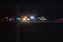 罕见事故！美国一架客机晚上降落 竟然在跑道上撞死一人