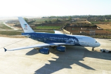 一家小航空公司开始运营世界最大客机A380 可包机出租