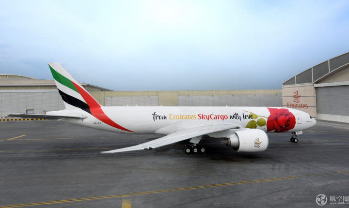 阿联酋货运航空红玫瑰涂装777货机亮相