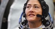 NASA宇航员库克打破女性在太空停留时间最长纪录