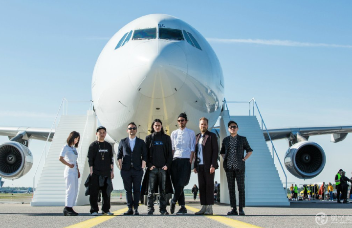 赫尔辛基机场跑道上举行时装秀