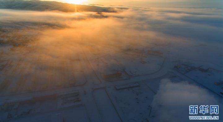 航拍：青海玛多县初春雪景 积雪不融如童话世界