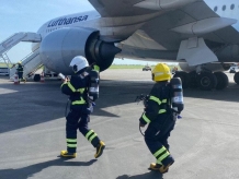 载近300人！汉莎航空A350客机一发动机在空中熄火后紧急降落