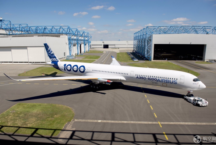 空中客车首架A350-1000飞机近日完成喷涂惊艳亮相