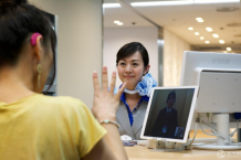 日本首次！全日空在机场柜台提供远程手语口译服务