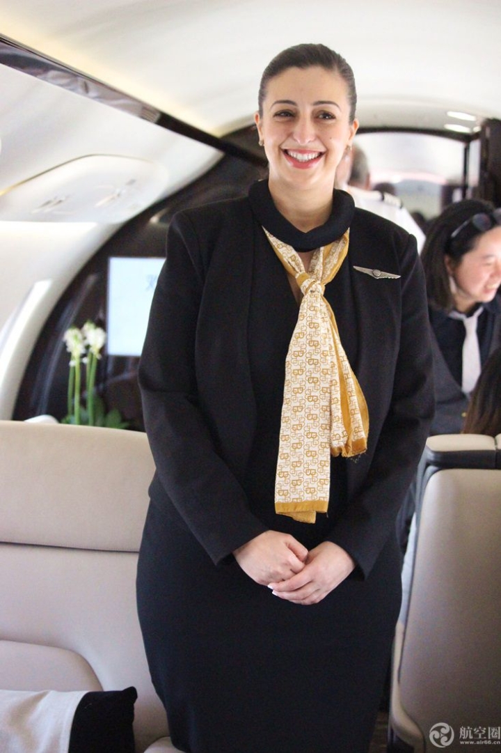 加拿大飞机制商庞巴迪公务机的澳大利亚籍空姐