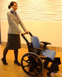 日本首家 全日空采用树脂材料轮椅改善机场安检服务