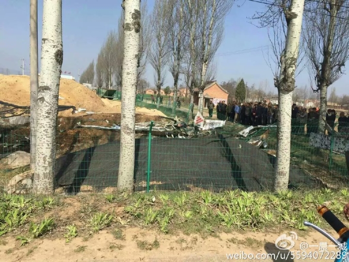  3月30日，一架小型飞机在陕西宝鸡市千阳县坠毁，机上两人遇难。