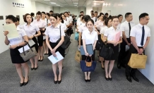 中华航空招聘100名空姐和地勤 8000人报名