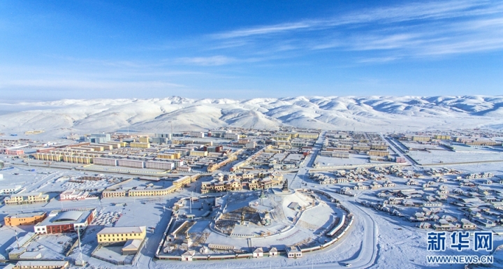 航拍：青海玛多县初春雪景 积雪不融如童话世界