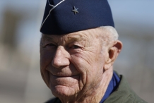 超音速第一人！美国传奇飞行员叶格去世 享年97岁