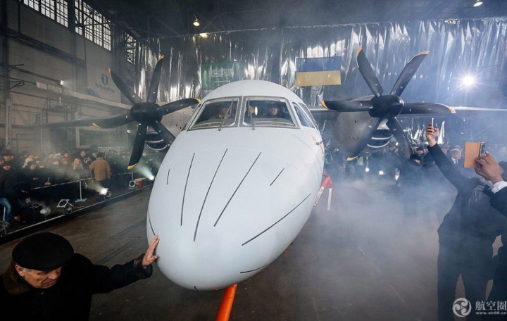 12月20日，乌克兰基辅安东诺夫飞机制造厂举行An-132D型轻型螺旋桨运输机下线仪式