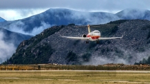 中国国产ARJ21飞机在全球海拔最高民用机场完成专项试验试飞